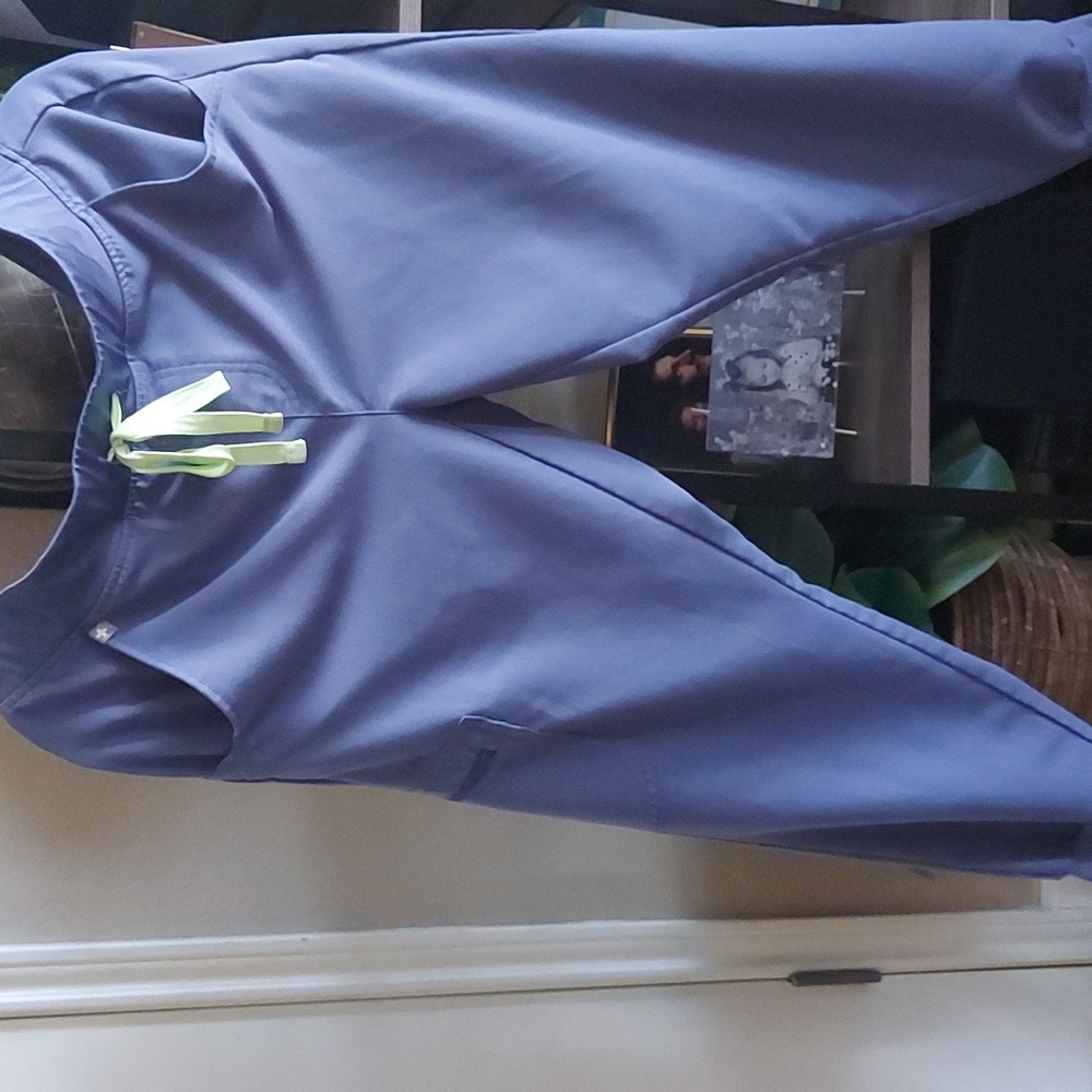 Figs scrubs